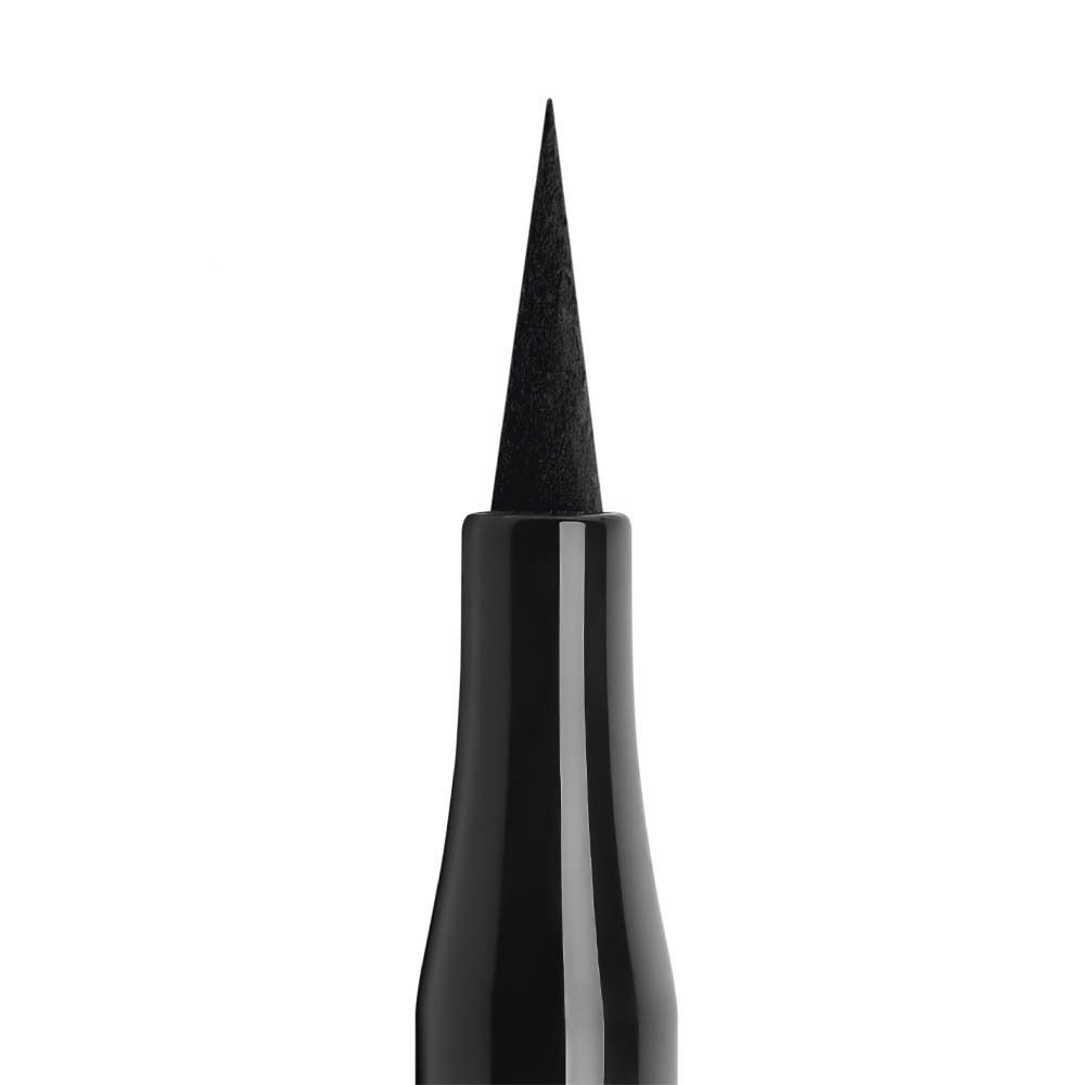 Close-up van de punt van een zwarte Collistar Infinito Eye Marker.