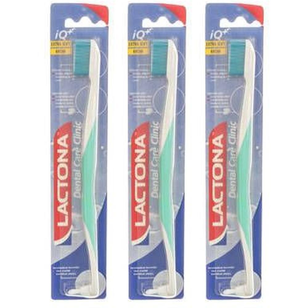Drie Lactona IQ+ X-Soft tandenborstels in blisterverpakking.