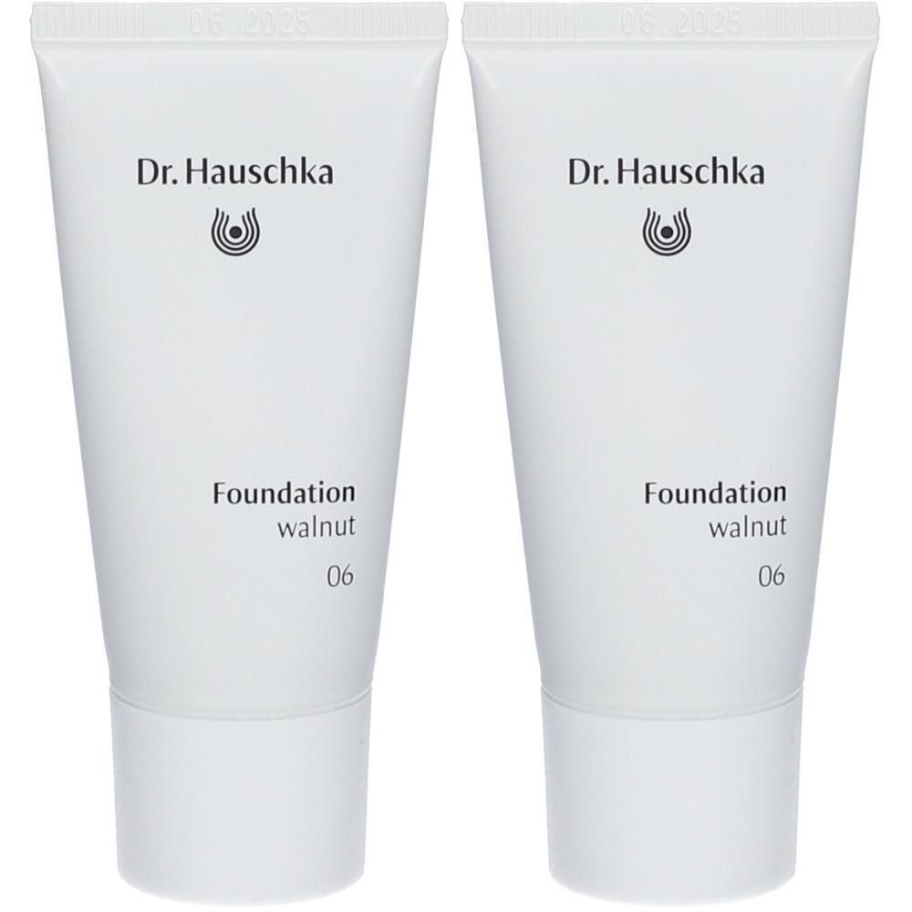 Twee Dr. Hauschka Foundation walnoot 06 tubes.