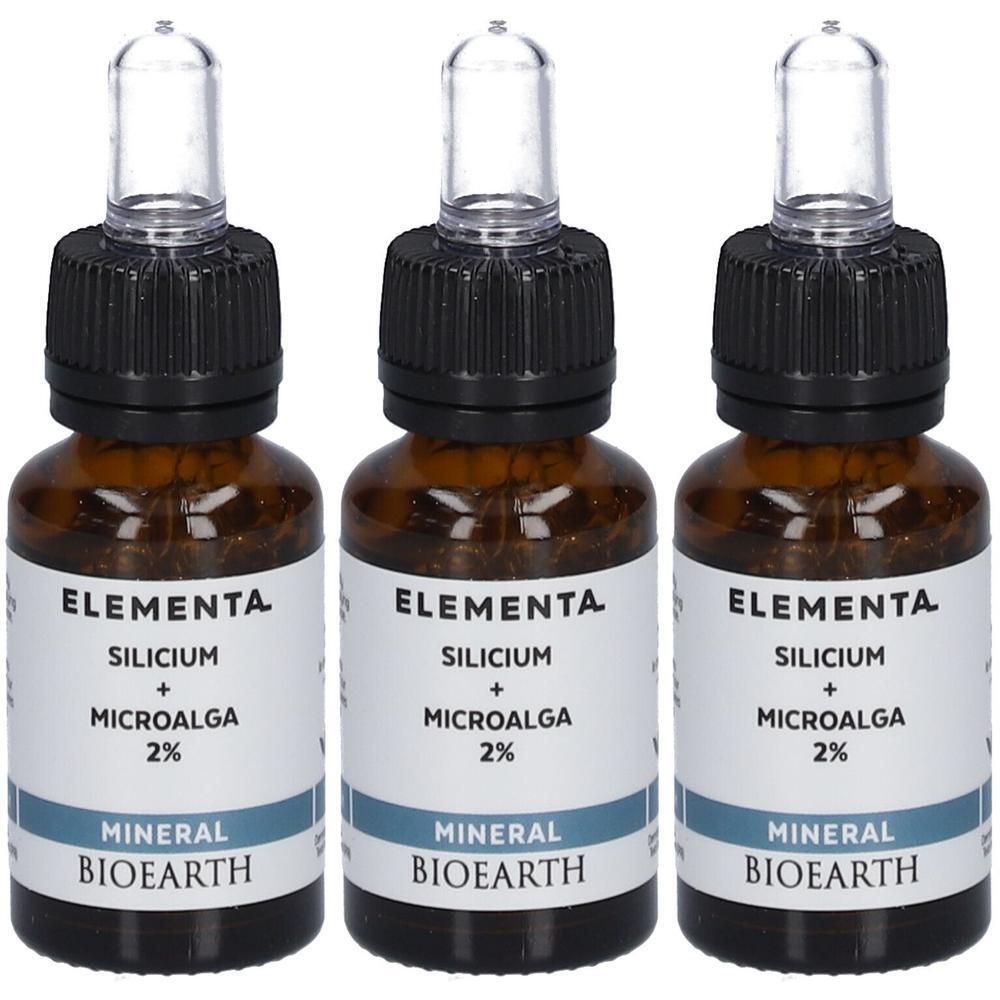 Drie druppelflesjes van bruin glas, etiketten met "Elementa Silicium + Microalga 2% Mineral Bioearth".