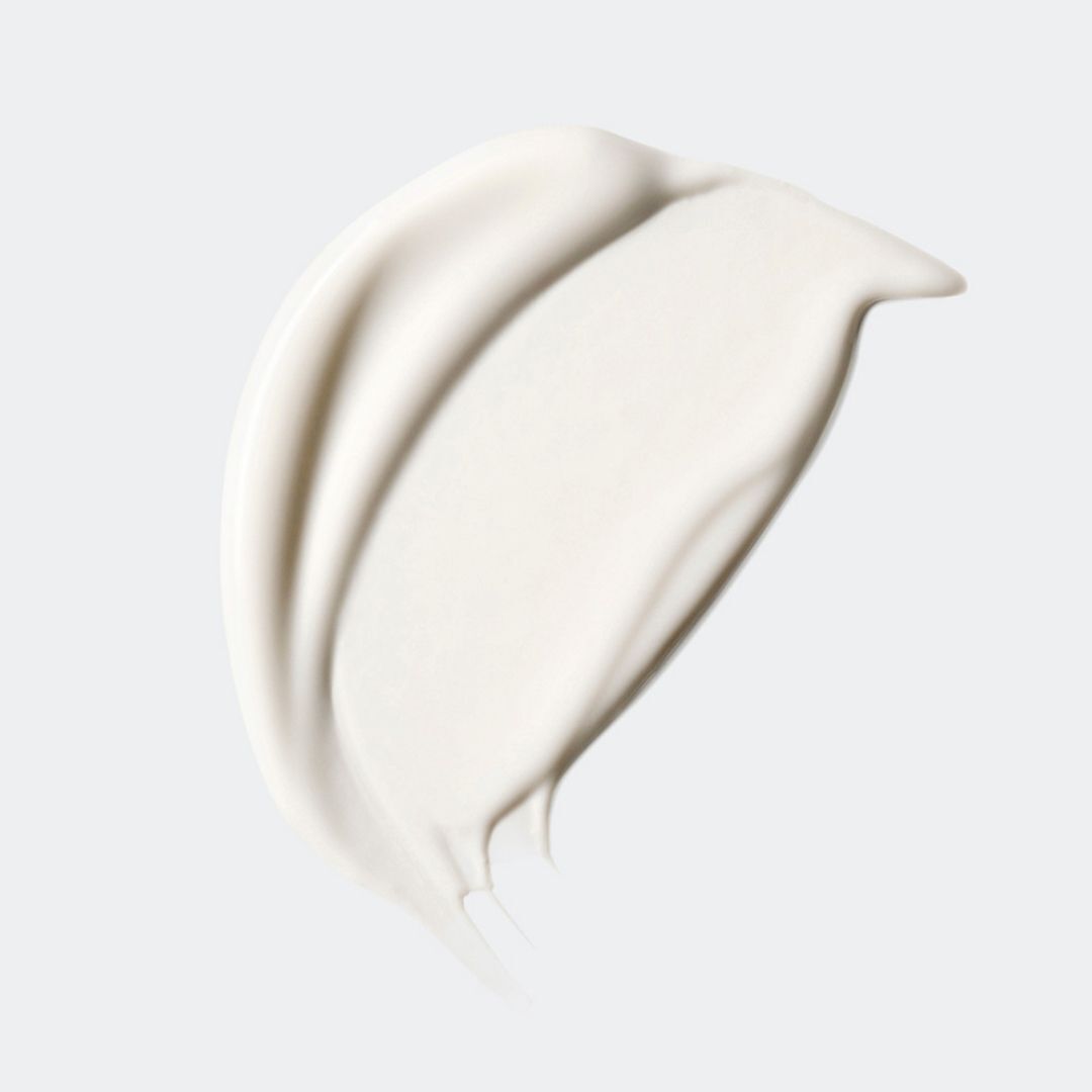 Une touche de crème hydratante Clinique For Men SPF 50 blanche.