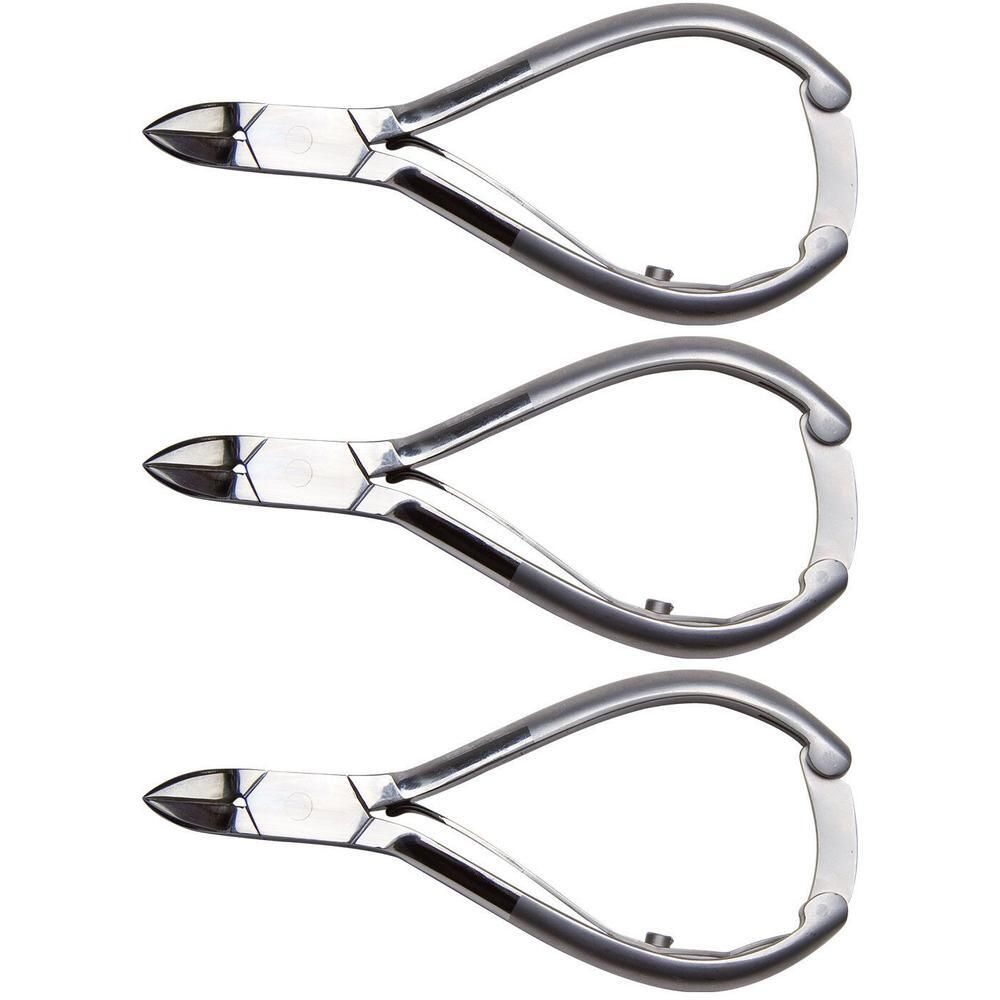 Drie roestvrijstalen nagelknippers met gebogen bladen en ergonomische handgrepen.