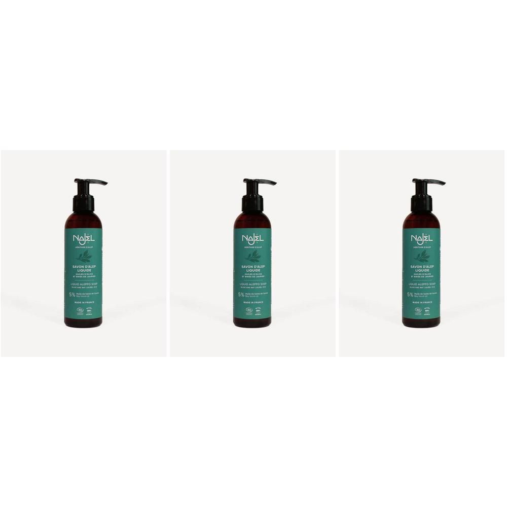 Trois flacons pompe bruns de Savon d’Alep Liquide Bio Najel. Étiquettes vertes avec informations produit.