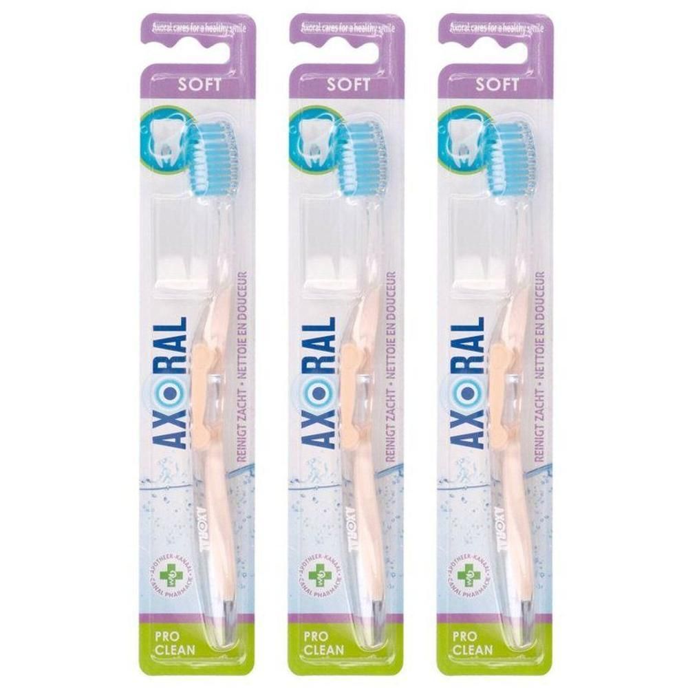 Drie Axoral Pro Clean tandenborstels, Soft, in verpakking. Lichtroze handvat, blauwe borstels.