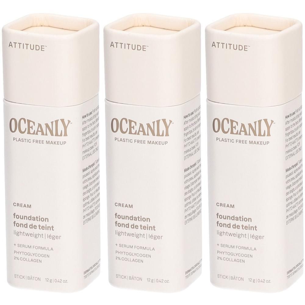 Drie witte sticks met "OCEANLY" en "PLASTIC FREE MAKEUP" opschrift. "CREAM foundation fond de teint" is zichtbaar.