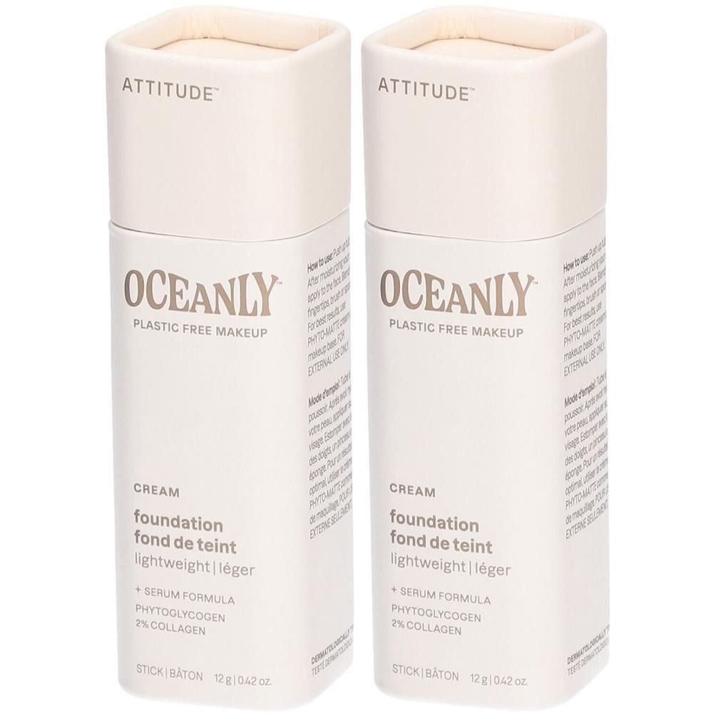 Twee witte tubes met opschrift "OCEANLY" en "PLASTIC FREE MAKEUP". "CREAM foundation fond de teint" is zichtbaar.