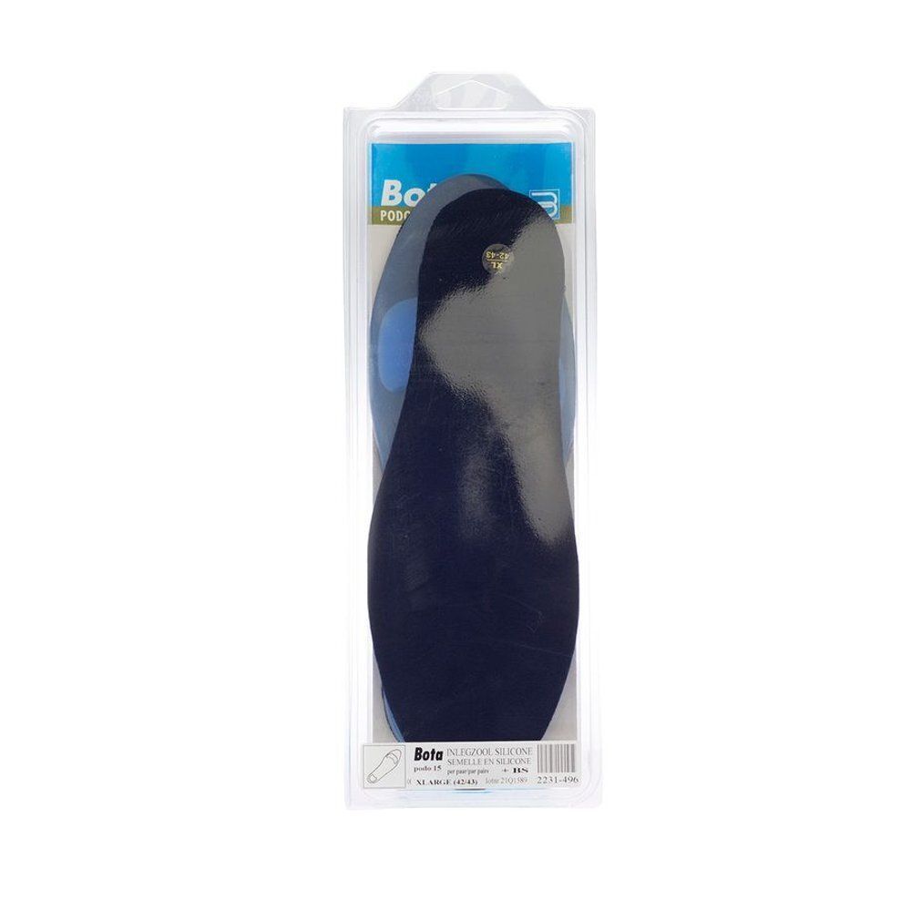 Een paar blauwe en zwarte inlegzolen in een doorzichtige verpakking.