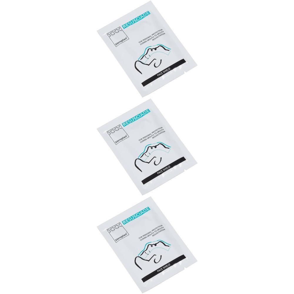 Trois masques faciaux emballés individuellement, portant l'inscription 'FACE SHIELD'.