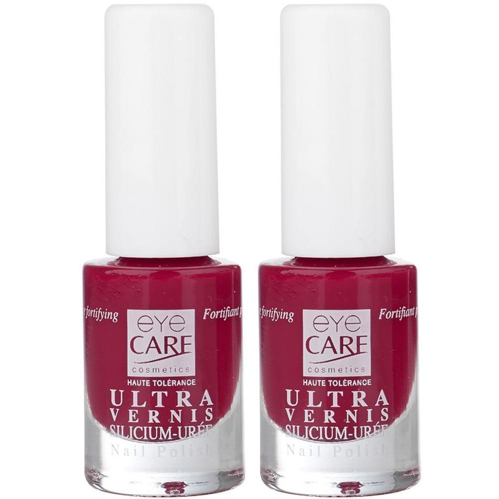 Twee flacons rode nagellak van Eye Care Cosmetics.
