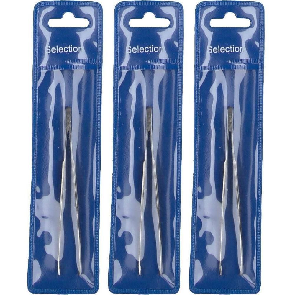 Trois pinces à épiler sous blister. Chaque pince est en métal avec une pointe droite.