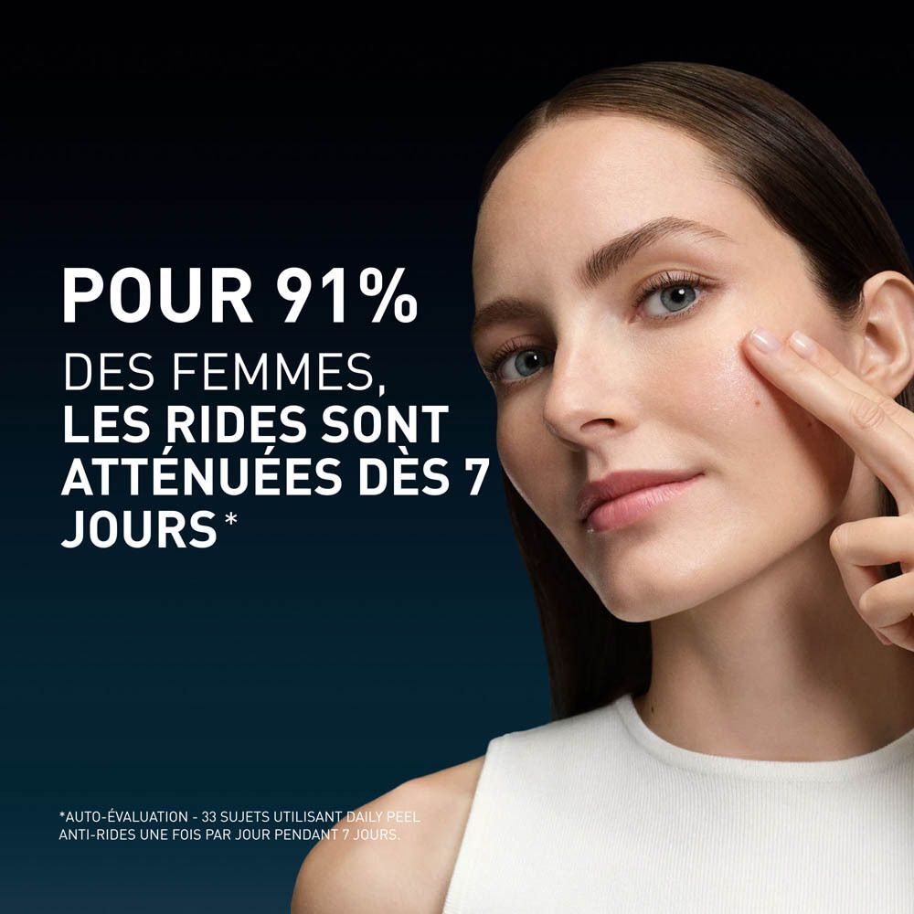 Une femme touche son visage, texte sur la réduction des rides après 7 jours.