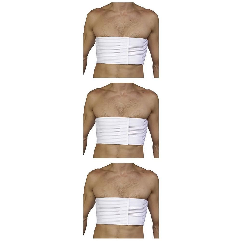 Drie mannen met een witte borstcompressieband.