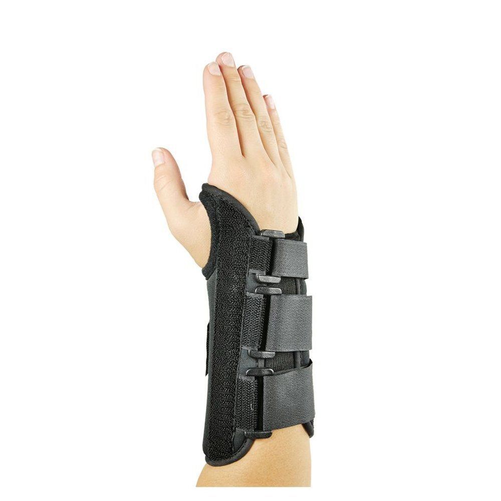 Support de poignet DonJoy ComfortFORM avec trois sangles velcro, porté sur une main.