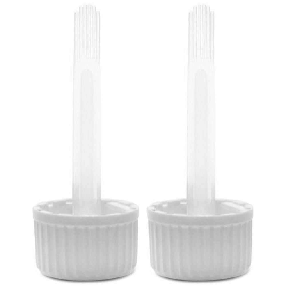 Deux capuchons blancs avec tiges applicatrices.