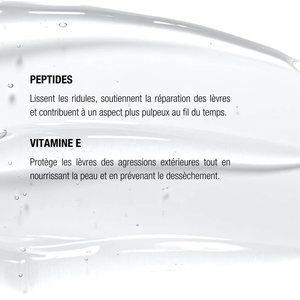 Gros plan sur des lèvres brillantes. Texte sur les peptides et la vitamine E.