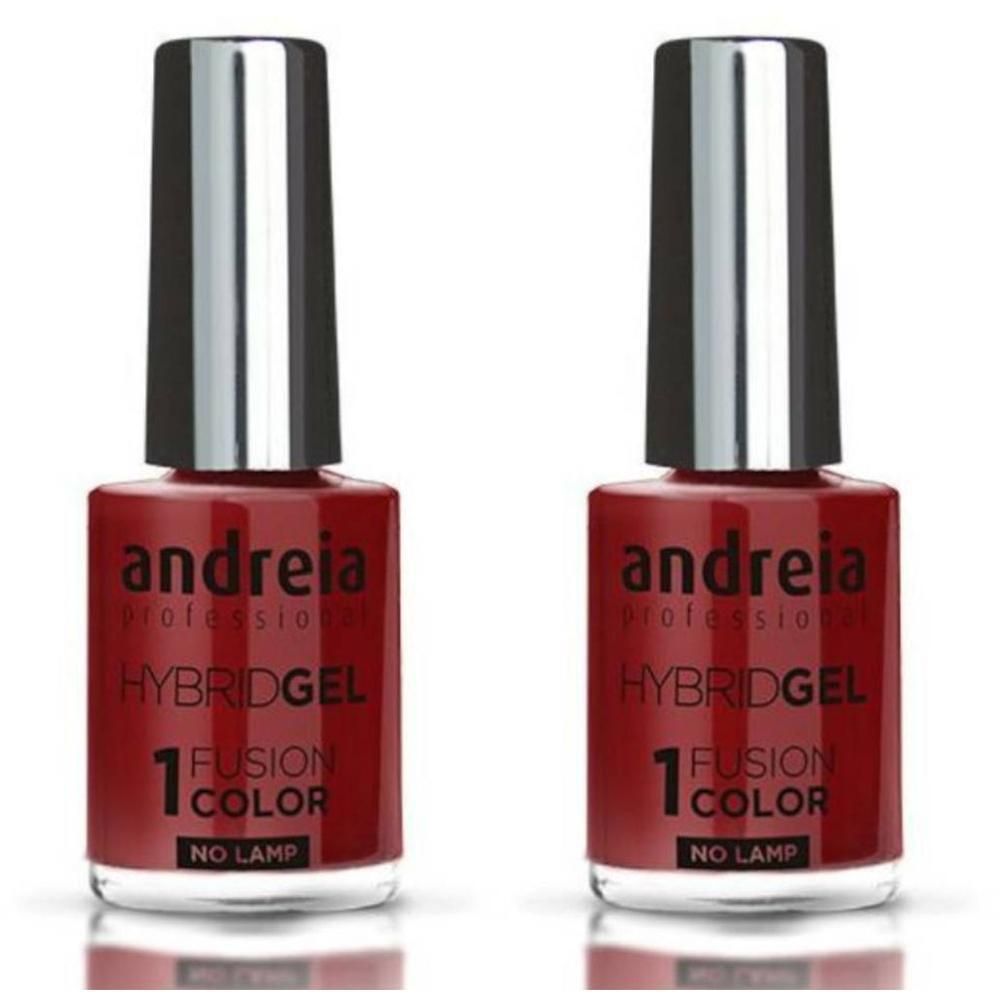 Twee flessen Andreia Hybridgel nagellak in Rouge Rubis. Zilveren dop, rode fles met zwarte tekst.