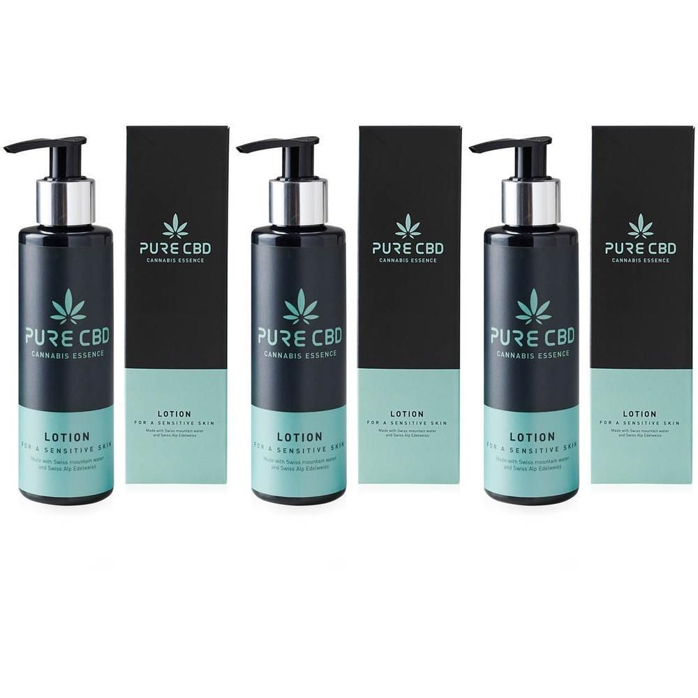 Trois flacons de lotion Pure CBD avec distributeurs à pompe et emballages.