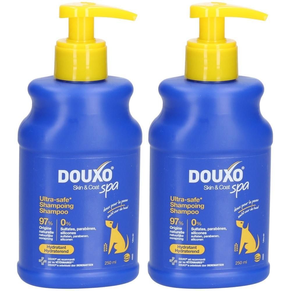 Twee blauwe Douxo SPA Ultra-safe Shampooing Shampoo pompflessen voor honden.