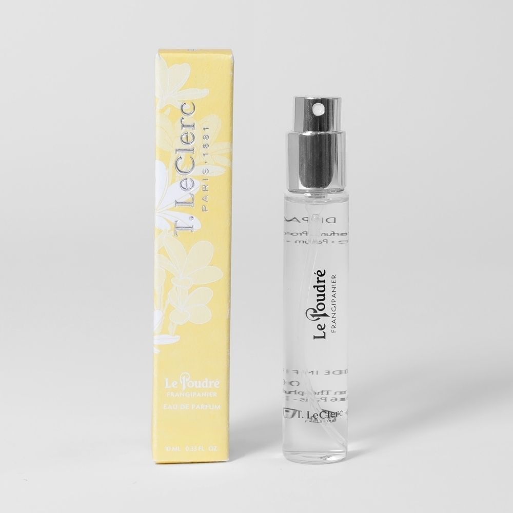 Un flacon vaporisateur T. LeClerc Parfum Le Poudré Frangipanier avec sa boîte.