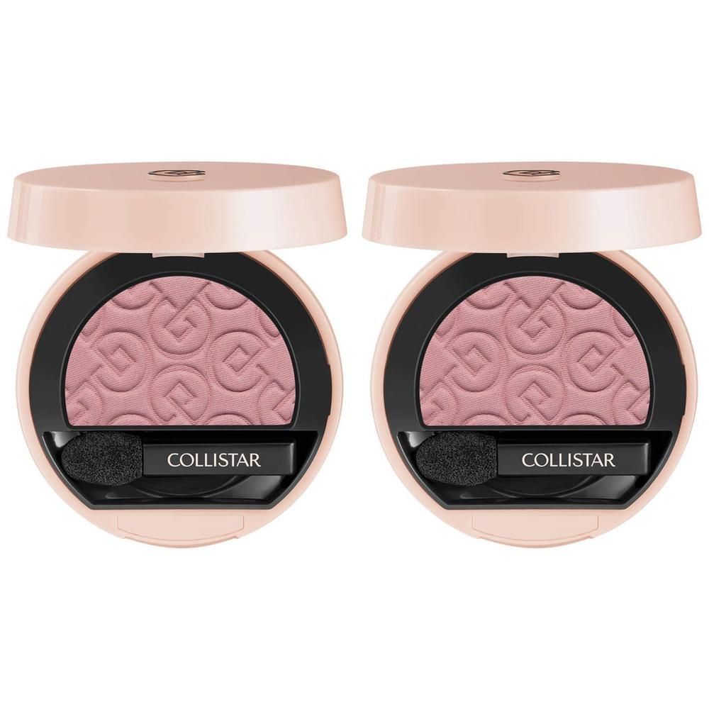 Twee geopende, ronde compacte oogschaduwdoosjes in roze tint met applicator en reliëf.