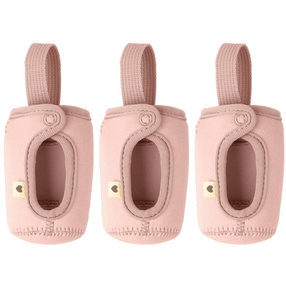 Trois housses de biberon rose pâle avec une boucle et une fermeture à bouton-pression.