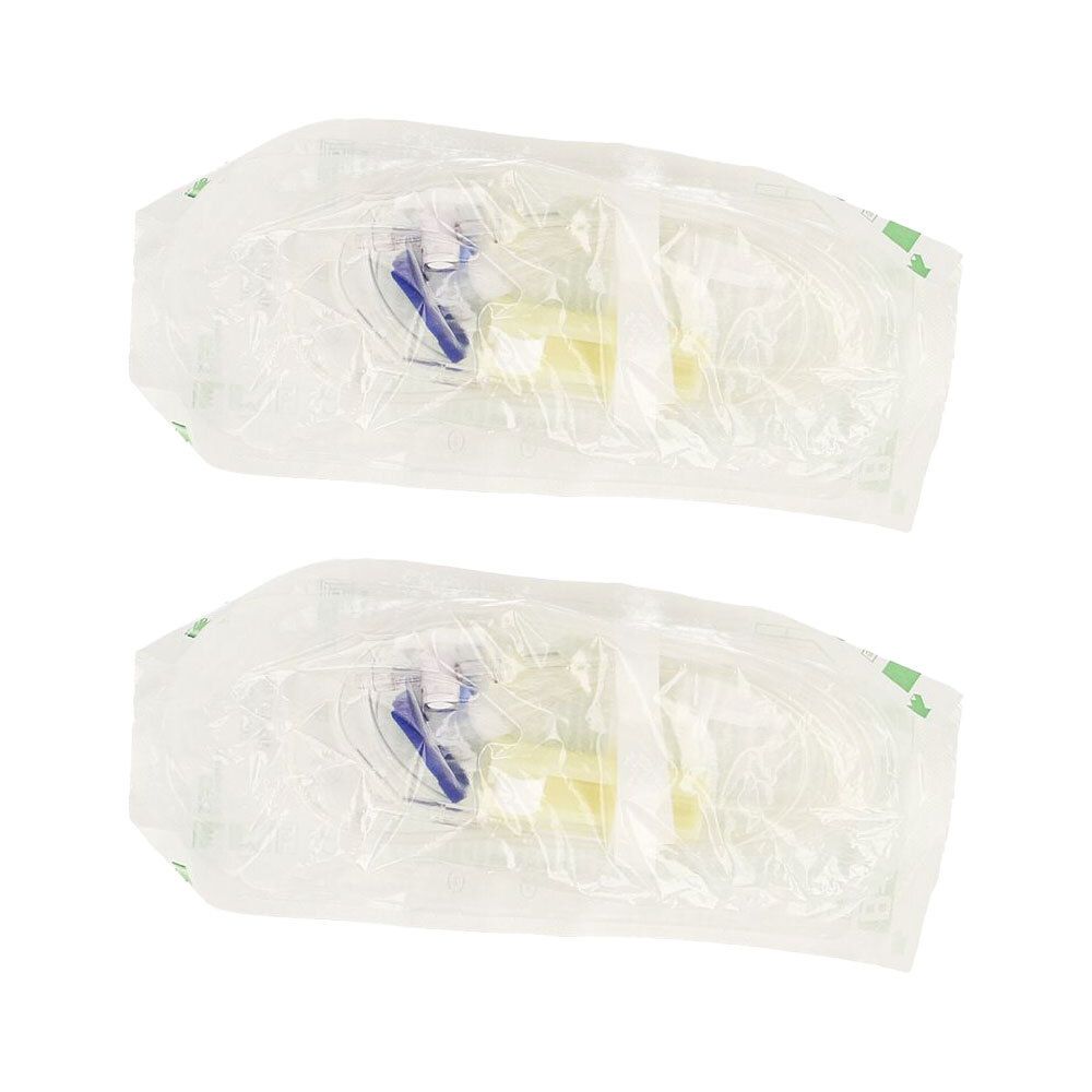 Deux tubes médicaux emballés individuellement avec connecteurs bleu et jaune.