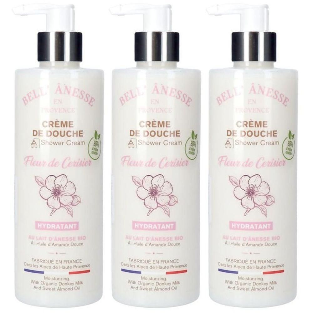 Trois flacons pompe blancs de crème de douche "Fleur de Cerisier".