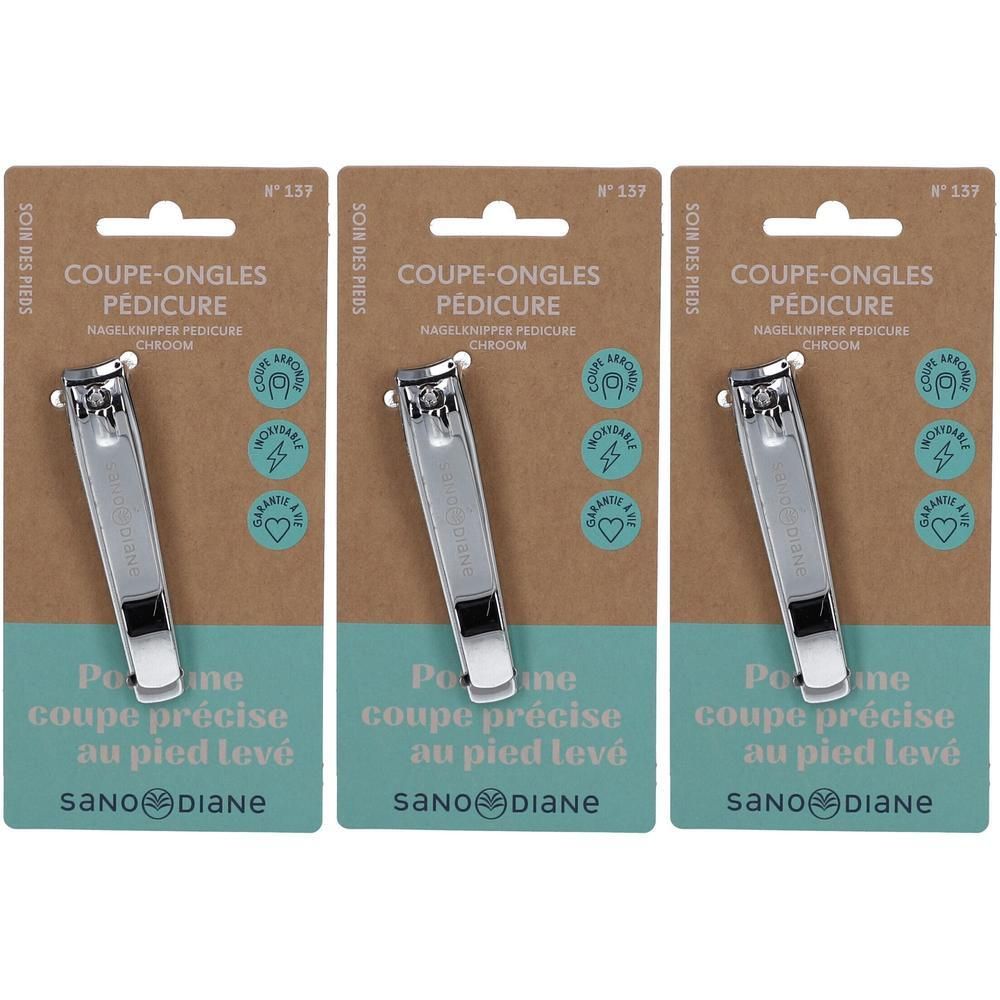 Trois coupe-ongles de pédicure chromés en emballage blister avec informations produit.