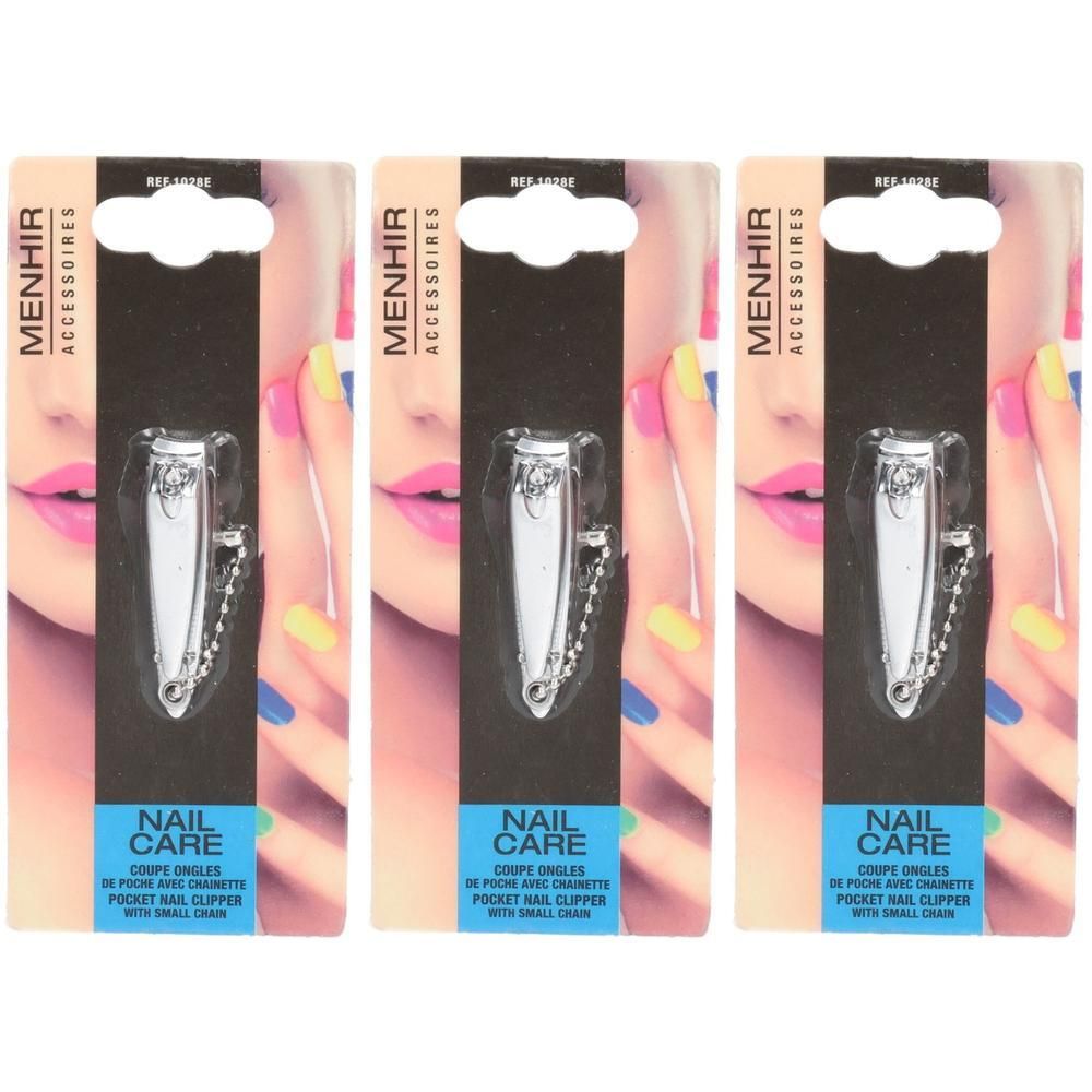 Trois coupe-ongles argentés avec chaîne, emballés individuellement, sur carte avec design Nail Care.