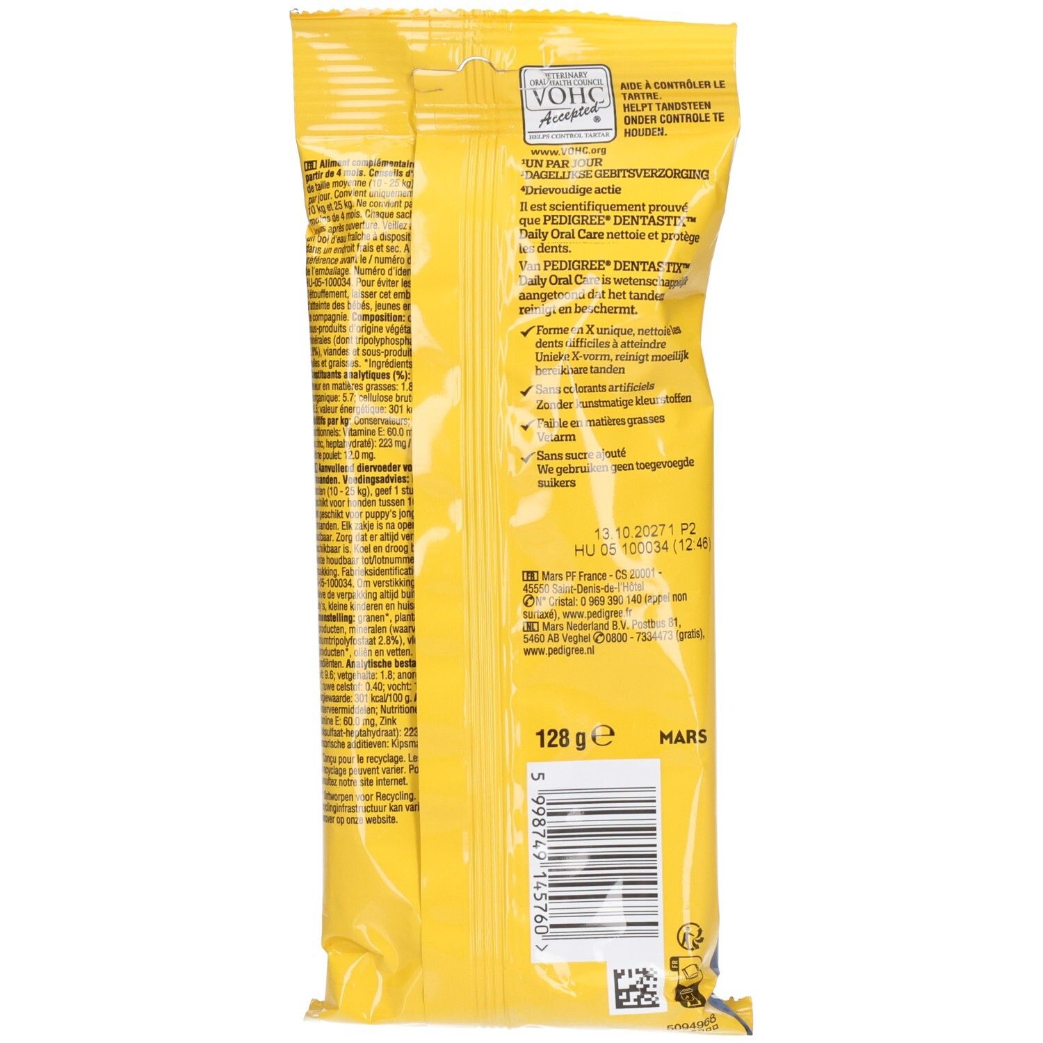 Achterkant van de Pedigree Dentastix verpakking met barcode en productinformatie.