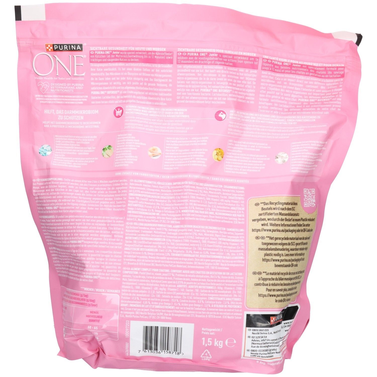 Achterkant van een roze verpakking Purina One Bifensis Junior kattenvoer met gedetailleerde informatie en barcode.