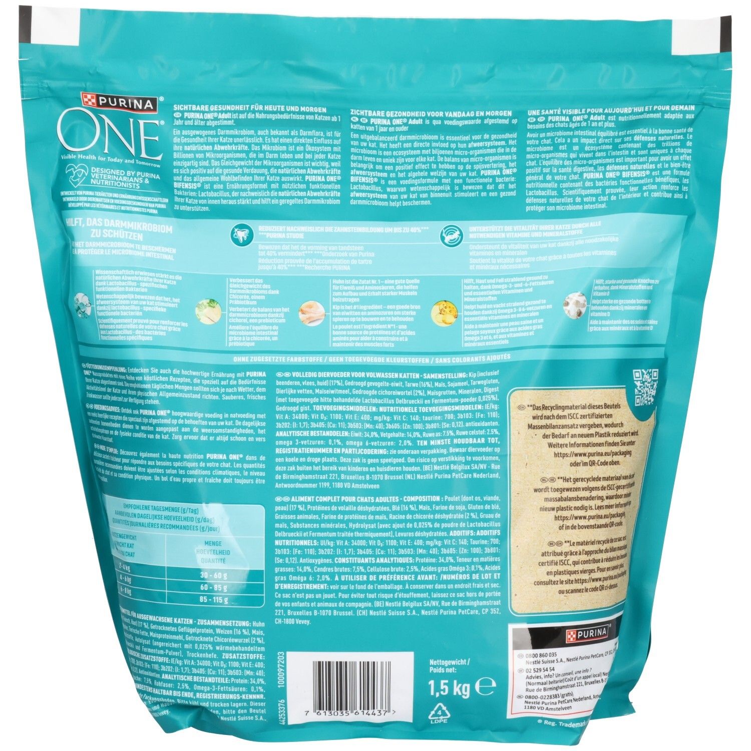 Achterkant van een Purina ONE Adult Bifensis kattenvoer verpakking met voedingsinformatie en ingrediënten. 1,5 kg.