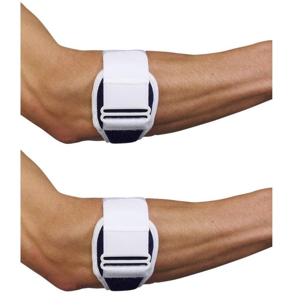 Deux brassards blancs pour coude avec fermeture velcro, fixés sur des bras humains.