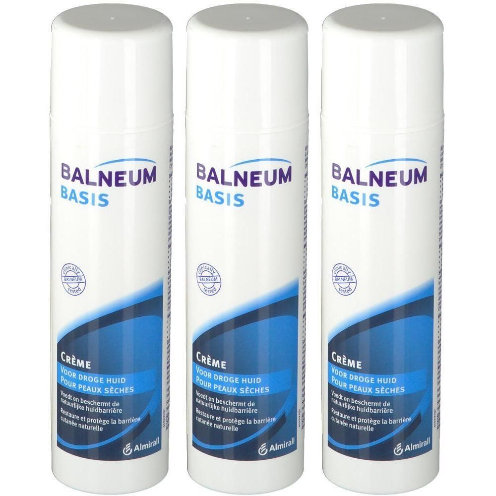 Trois flacons blancs de crème Balneum Basis pour peau sèche.