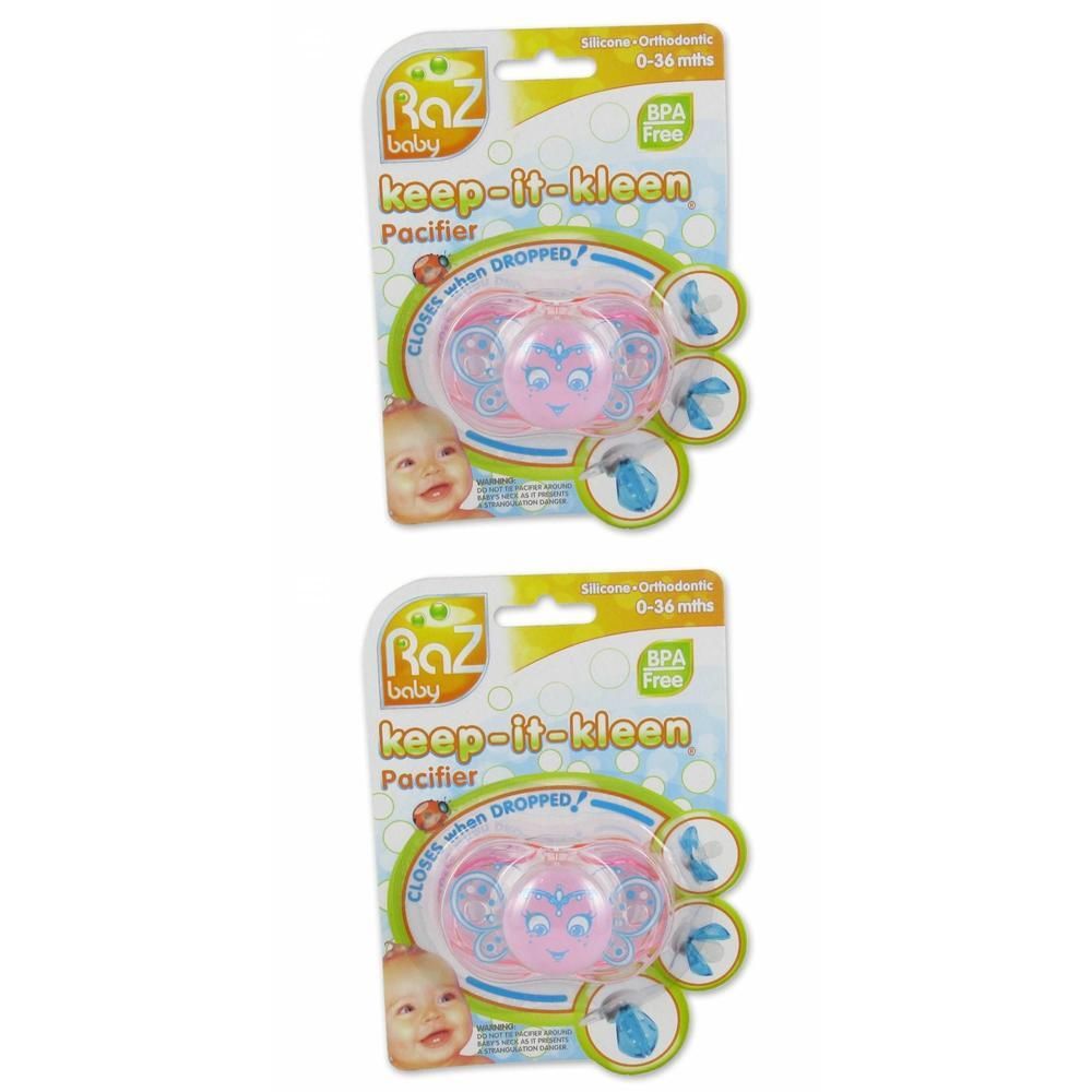 Twee roze vlinderfopspeen in verpakking. BPA-vrij, voor 0-36 maanden.