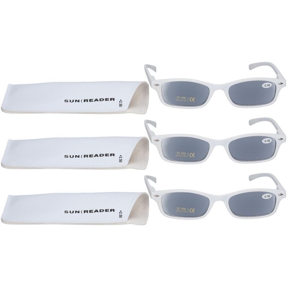 Drie witte leesbrillen met etuis. Elke bril heeft donkere glazen en de tekst +2.50.