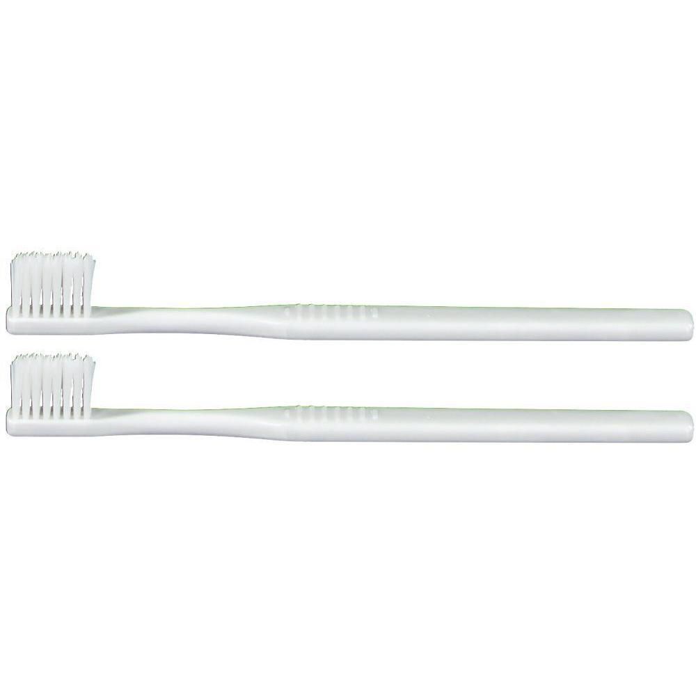 Twee witte tandenborstels met rechte borstels en gegroefde handvatten.