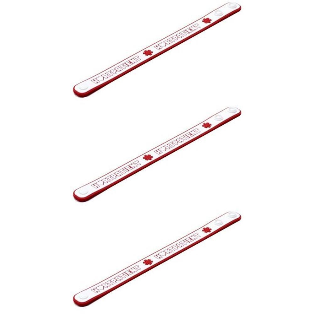Rood en wit medisch armbandje met rood kruis en "PATIENT CARDIAQUE" opschrift.