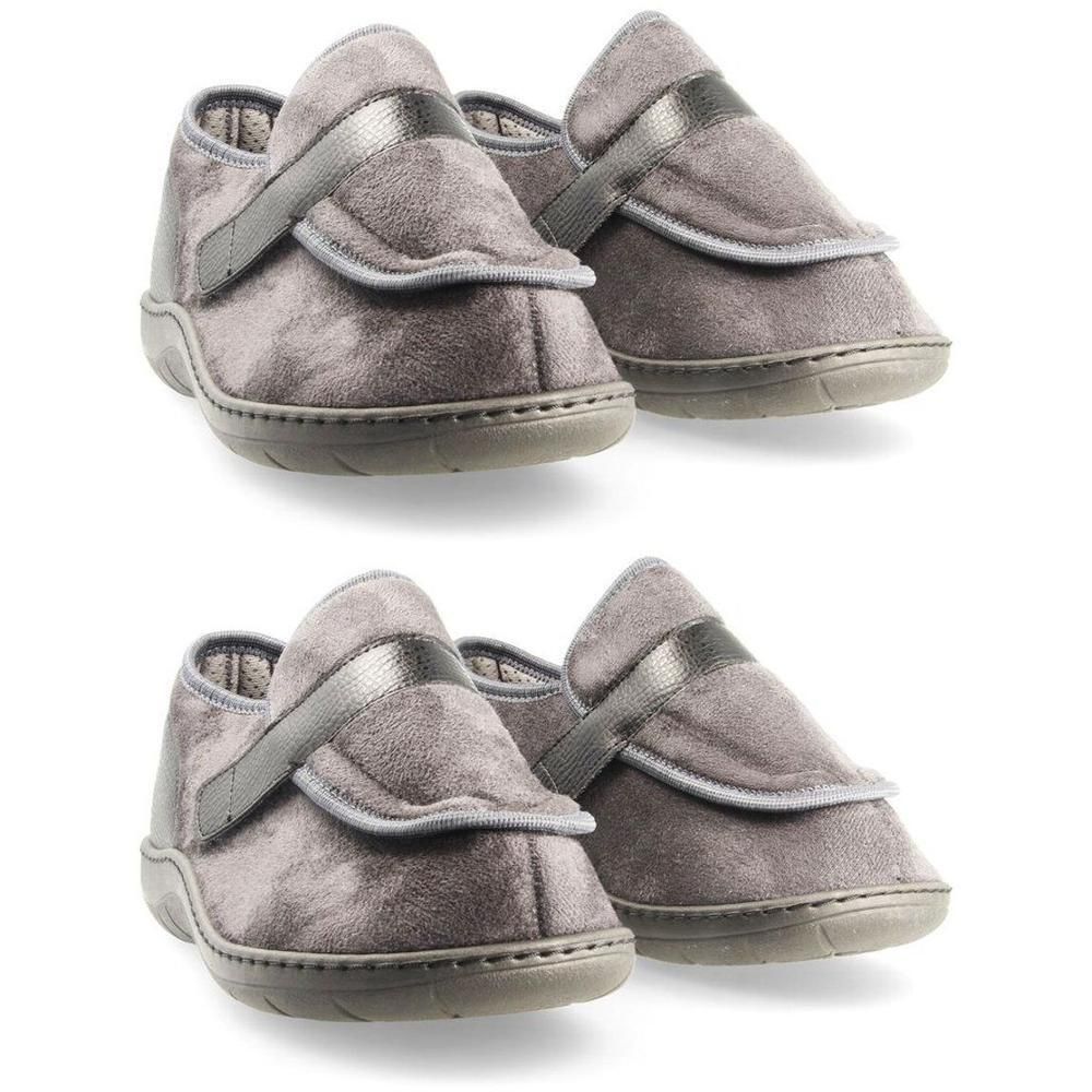 Twee grijze comfortabele pantoffels met klittenbandsluiting.