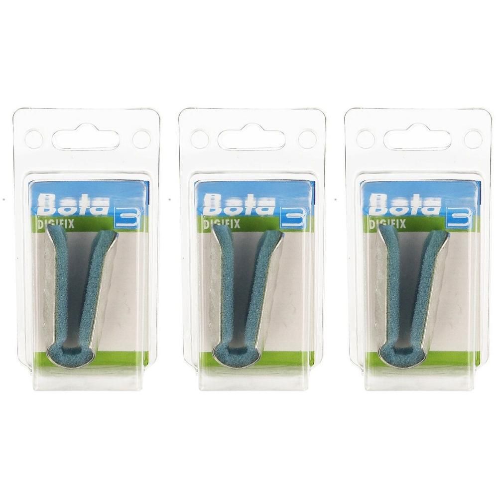 Trois capuchons pour doigts sous blister. Capuchons bleu-vert en forme de V avec nom de marque visible.