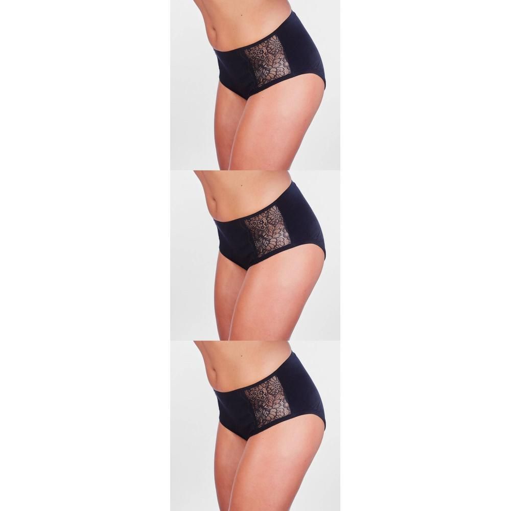 Zwarte slip met hoge taille en kanten inzet aan de zijkant.