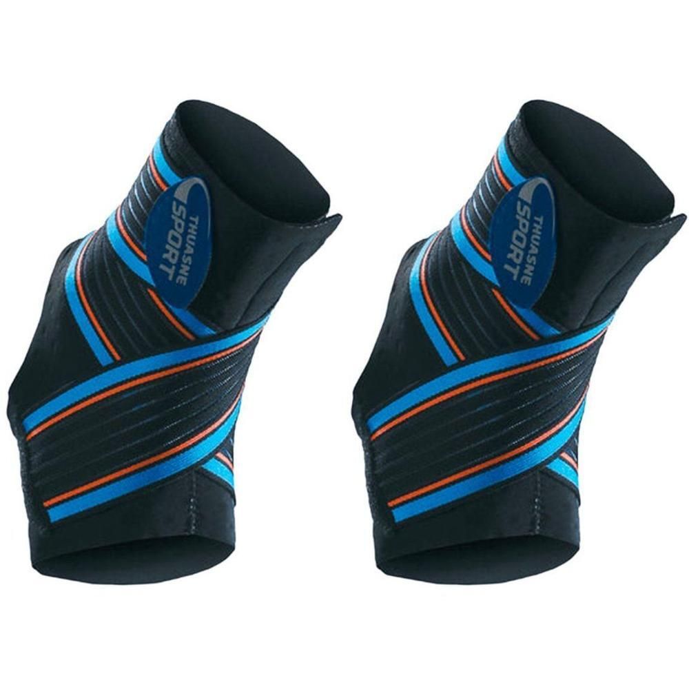 Twee Thuasne Sport enkelbraces met blauwe en oranje strepen.