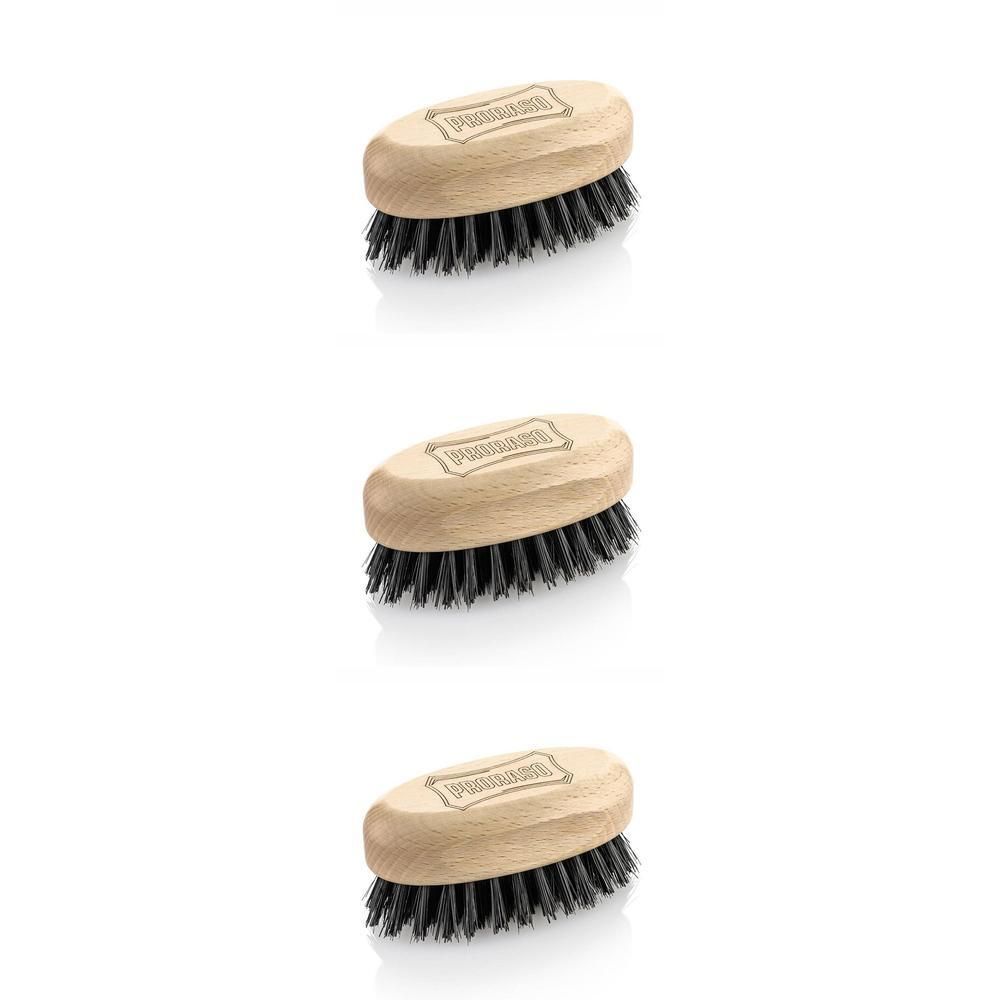 Trois brosses à barbe en bois avec poils noirs, ovales.