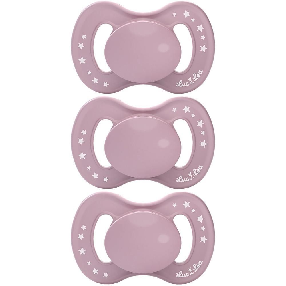 Trois sucettes roses ornées d'étoiles blanches et du logo 'Luc & Léa'.
