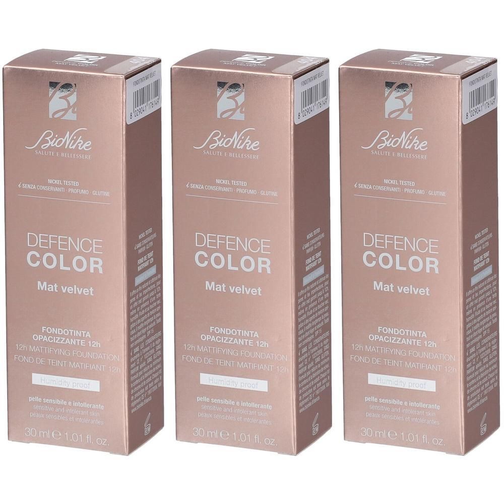 Drie verpakkingen BioNike Defence Color Mat Velvet Foundation Beige.
