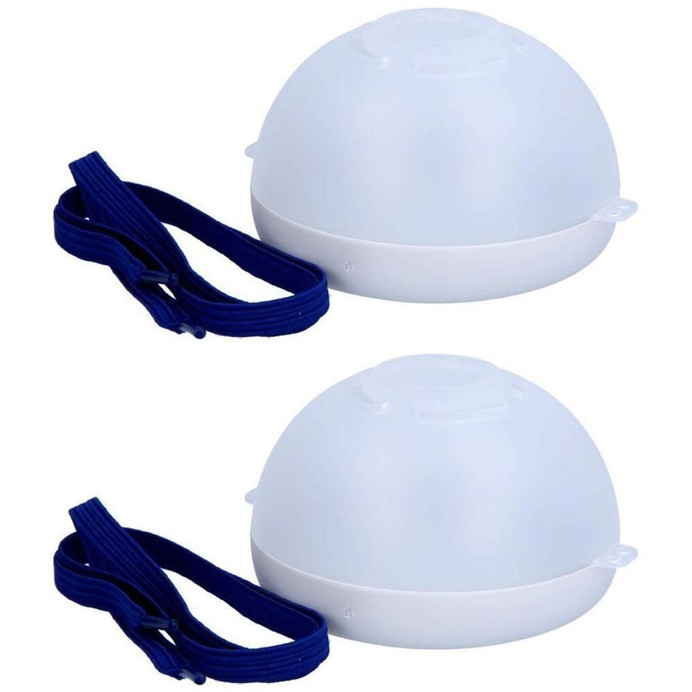 Twee witte vernevelmaskers voor kinderen met blauwe elastieken banden.
