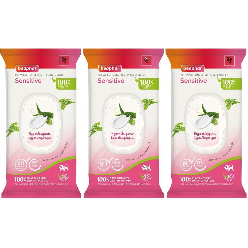 Trois paquets de lingettes sensibles Beaphar pour animaux de compagnie, à l'aloe vera et à la vitamine E.