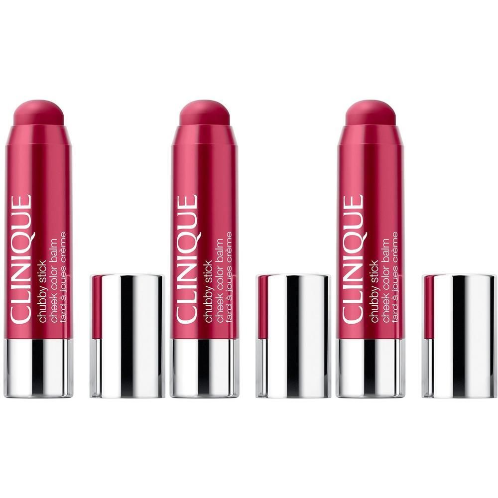 Trois Chubby Sticks Clinique, couleur rose-rouge, avec capuchons argentés.