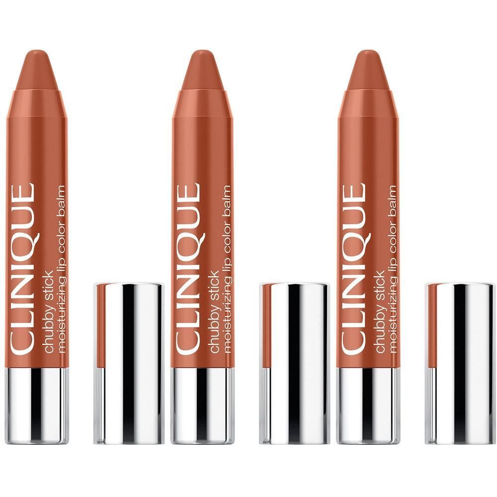 Trois Chubby Sticks Clinique couleur Lots O'Latte avec capuchons argentés.