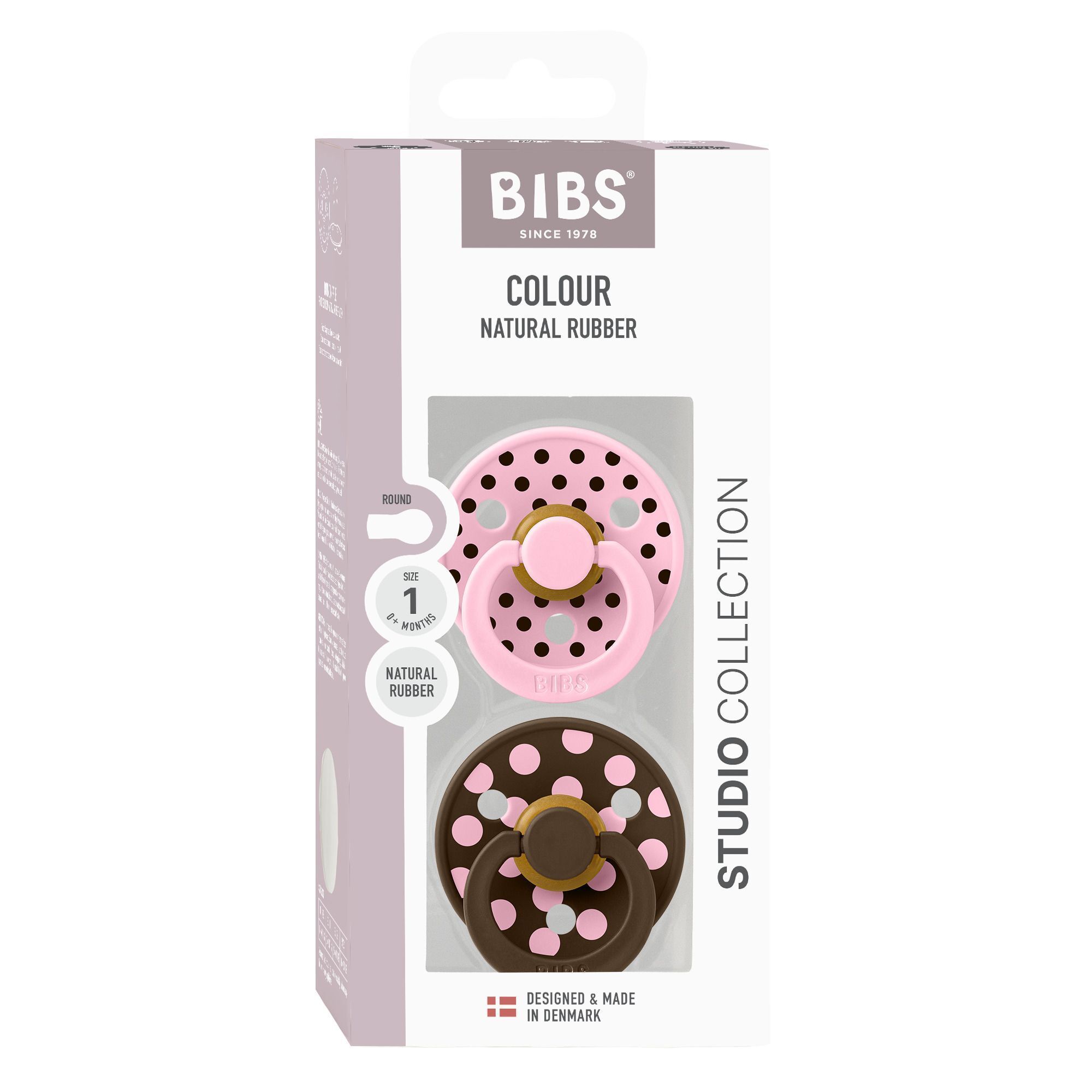 Verpakking met twee BIBS Studio Collection speentjes, natuurlijk rubber.